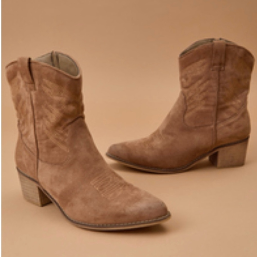 ARULA Tan Western Ankle Booties with Suede Texture